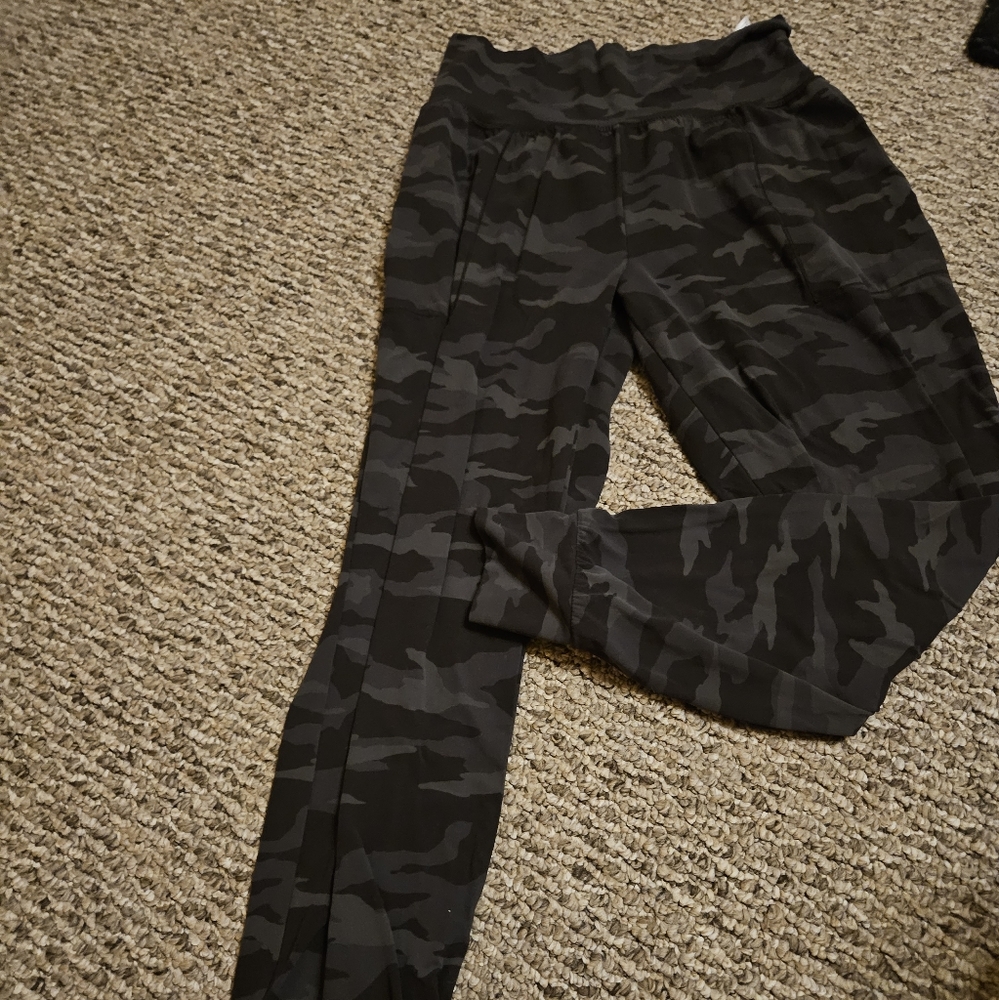 Athleta  camo jogger